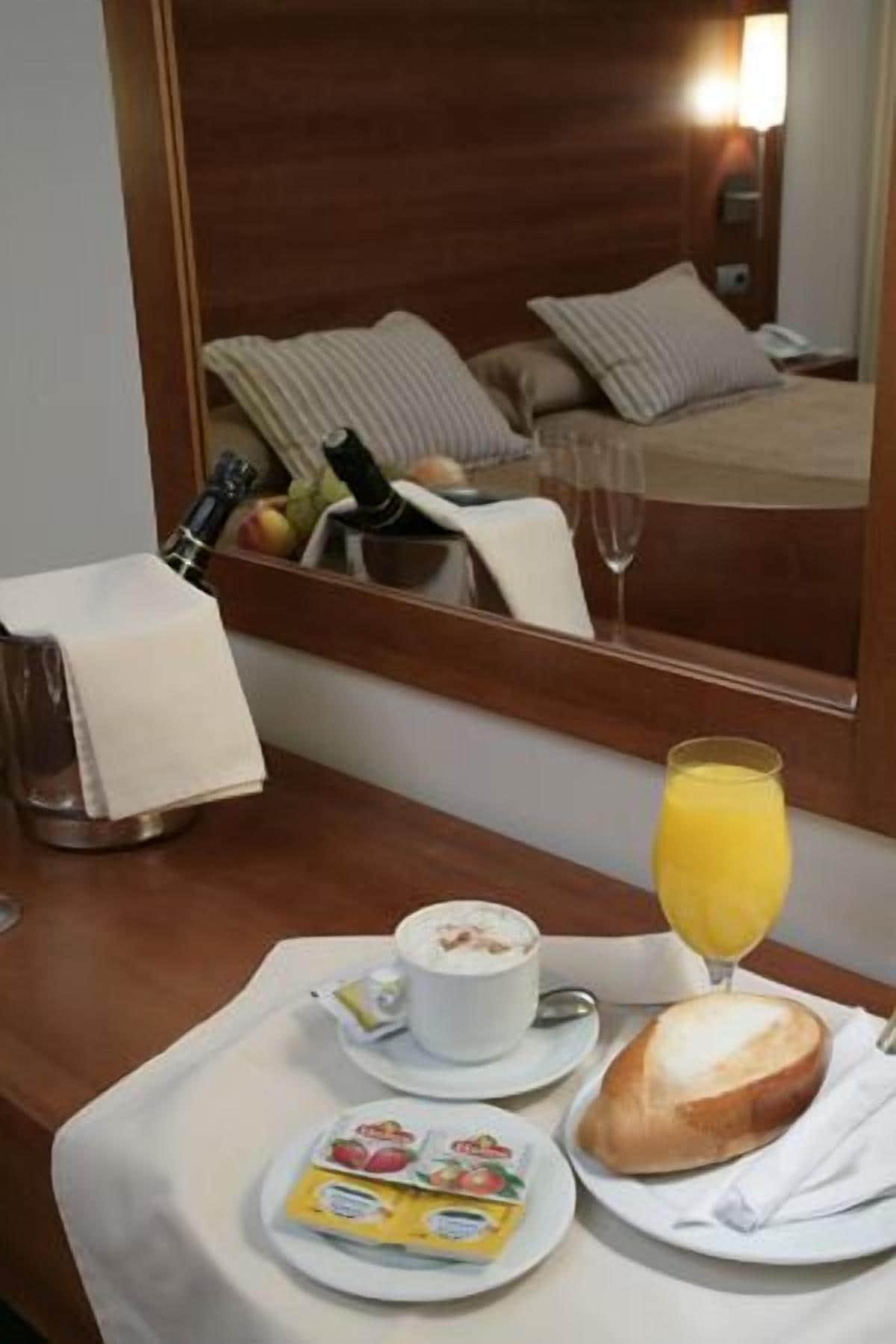 Hotel Bs Capitulaciones 4*